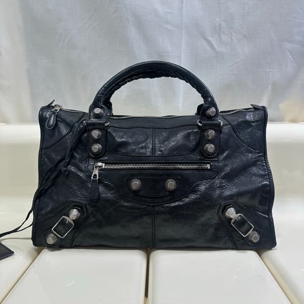 [A 정품] 발렌시아가 시티 모터백 라지 블랙
