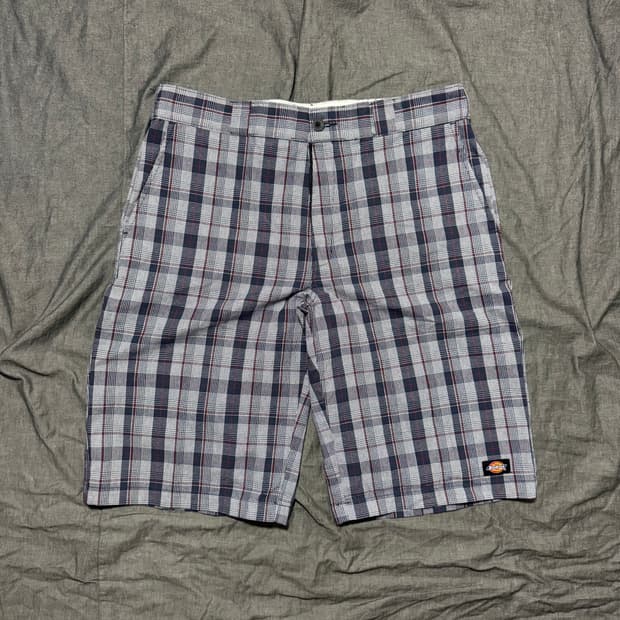 13" Multi-Use Pocket Plaid Shorts