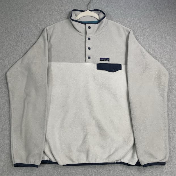 17FW 파타고니아 신칠라 스냅-T 회색/흰색