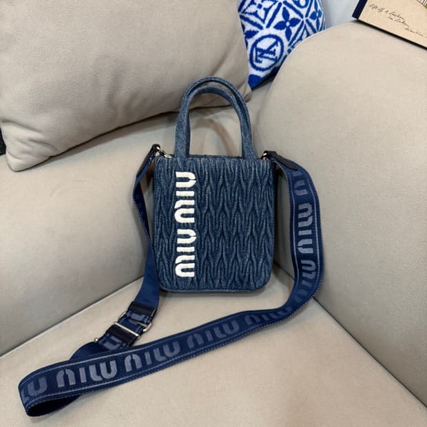 미우미우 마테라쎄 데님 토트백