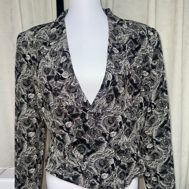 Black rose semi crop jacket