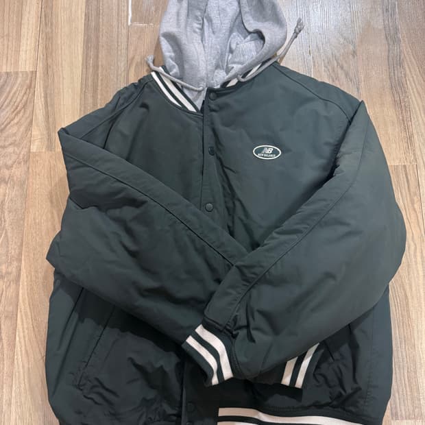 뉴발란스 후드자켓 105