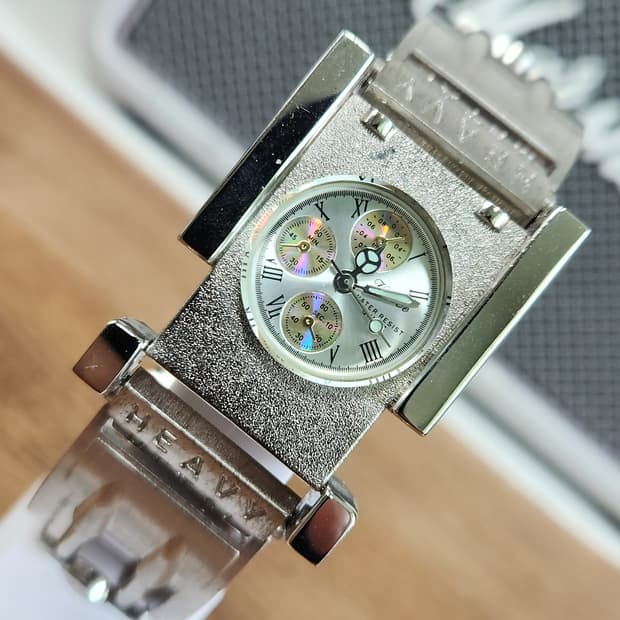 # 빈티지 레어 헤비메탈 복고풍 시계 급처