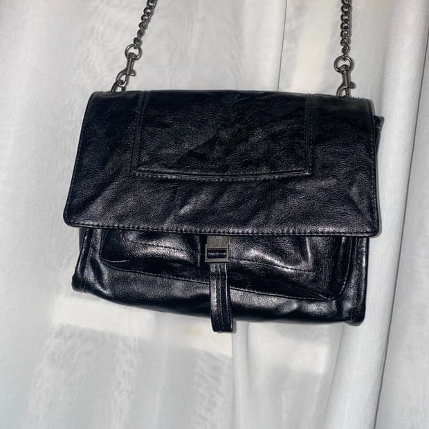 링클 이펙트 락 크로스백 숄더백