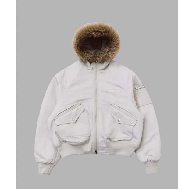 더뮤지엄비지터 fur hood metal logo ma-1 jumper 