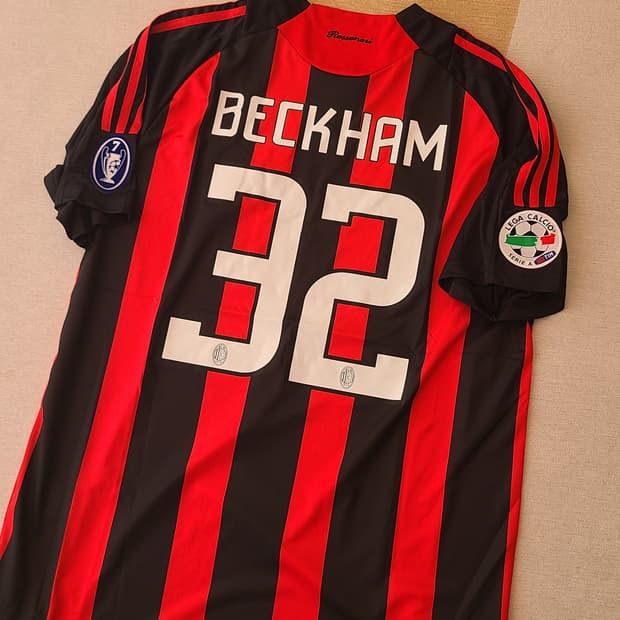 Ac밀란 시절 베컴 유니폼