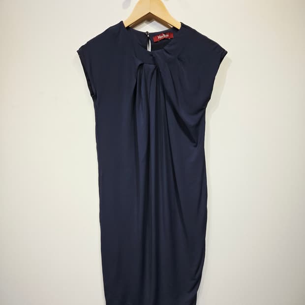 막스마라 스튜디오 드레이프 슬리브리스 원피스