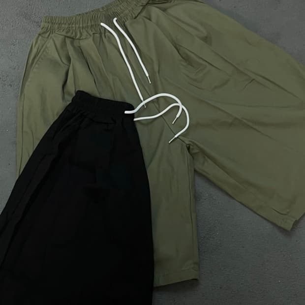 [새상품] 카키 블랙 버뮤다 팬츠 반바지