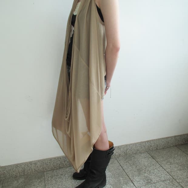 ICB unbalance cowl neck vest