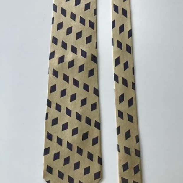 입생로랑 넥타이