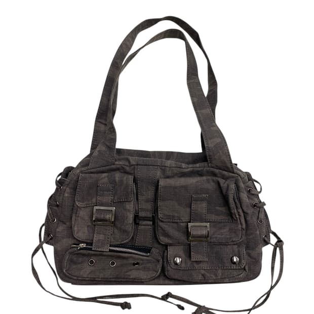 러브이즈트루 카모백