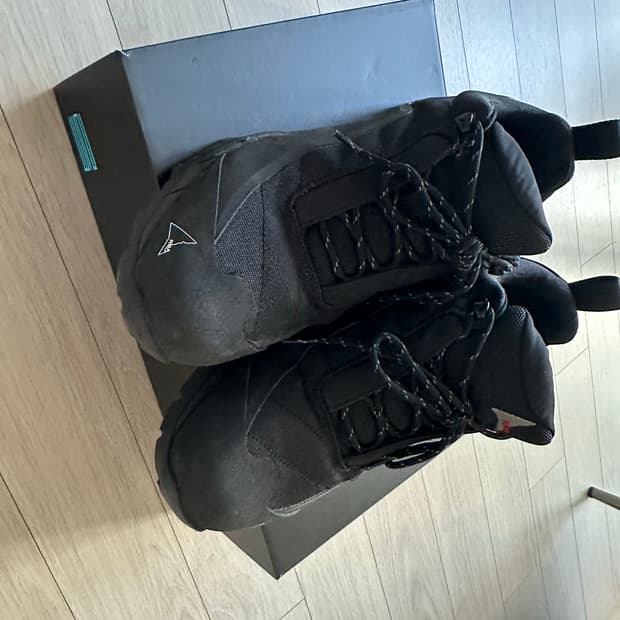 로아 하이킹 카타리나 블랙