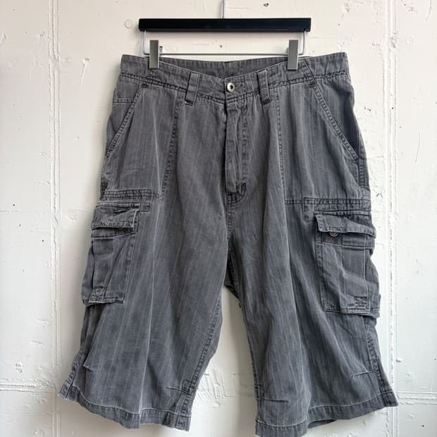 ALL OUT cargo shorts 