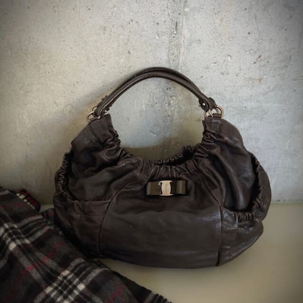 SALVATORE FERRAGAMO 페라가모 브라운 양가죽 숄더백