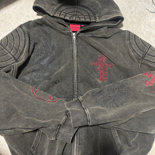 2사이즈 인세인개러지 패디드 숄더 후드 집업 빈티지 블랙