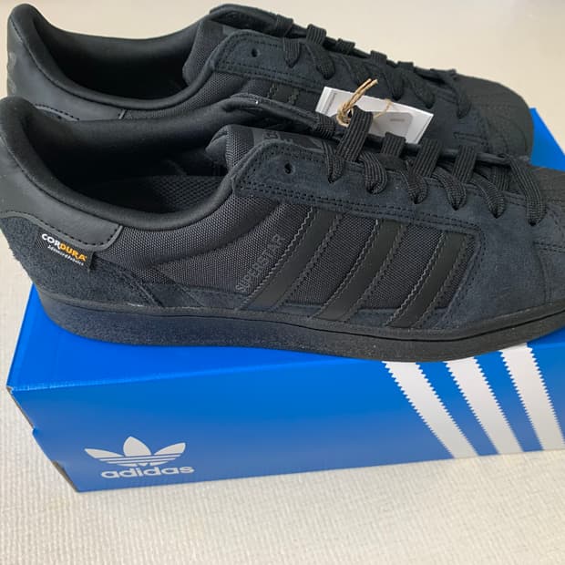 아디다스 슈퍼스타 블랙카본