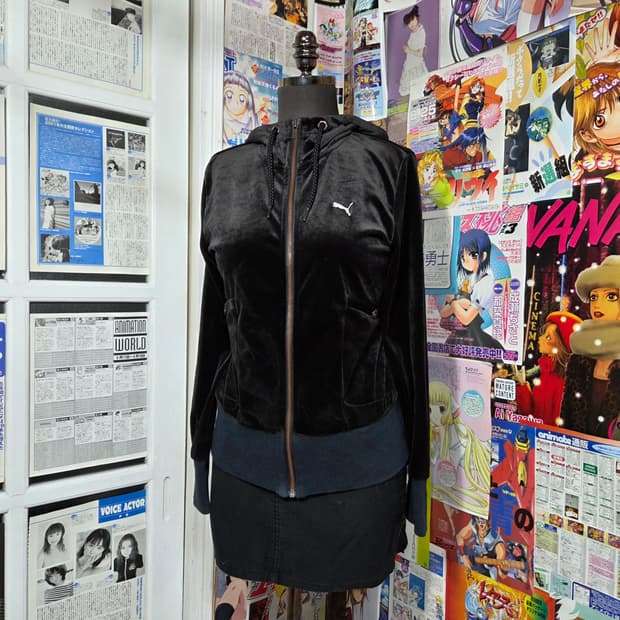 퓨마 Y2K 블랙 벨벳 슬림핏 후드집업