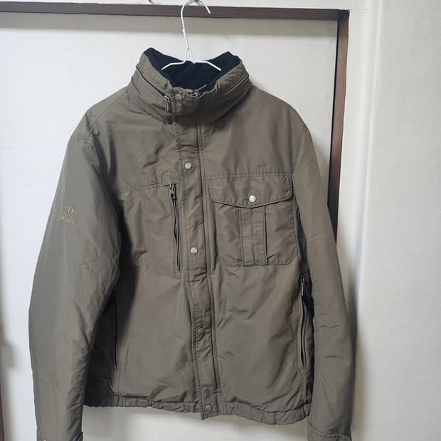 cp컴퍼니자켓 95사이즈(작은100)