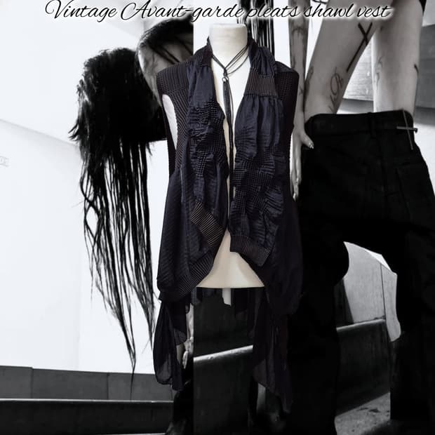 Vintage Avant-garde pleats shawl vest