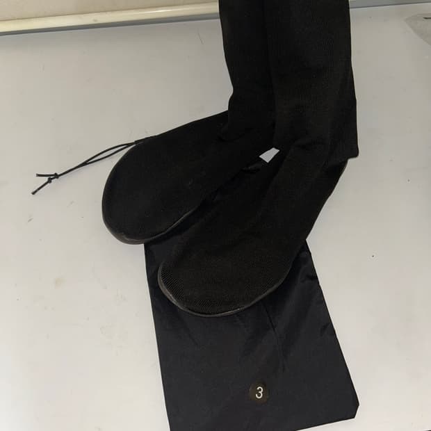 이지 YZY 팟 블랙 (3)