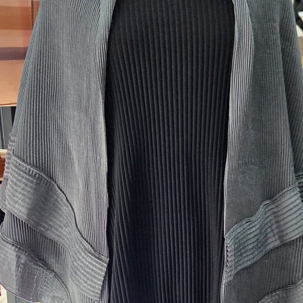 스페치오 플리츠 숄가디건 