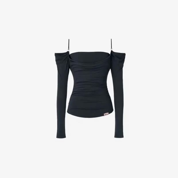 뉴얼린 Eve Draping Off-Shoulder blouse