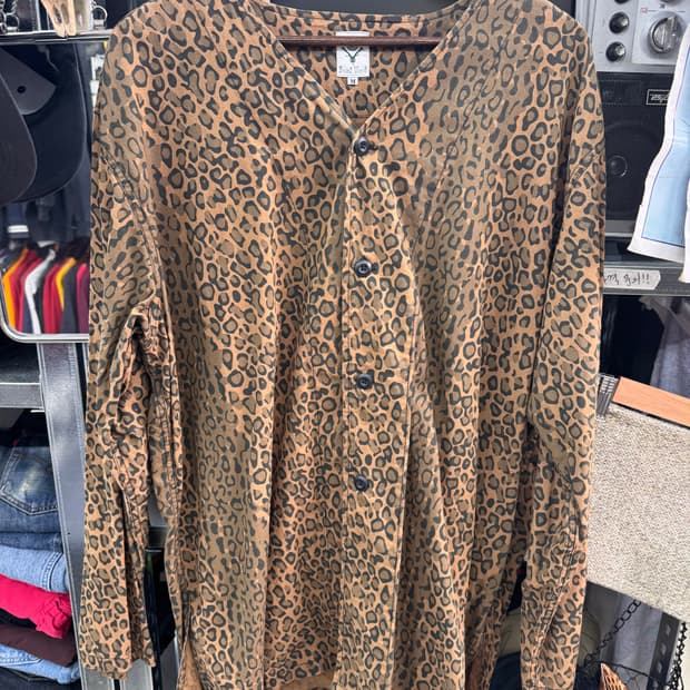 남이서팔 레오파드 긴팔 아미셔츠