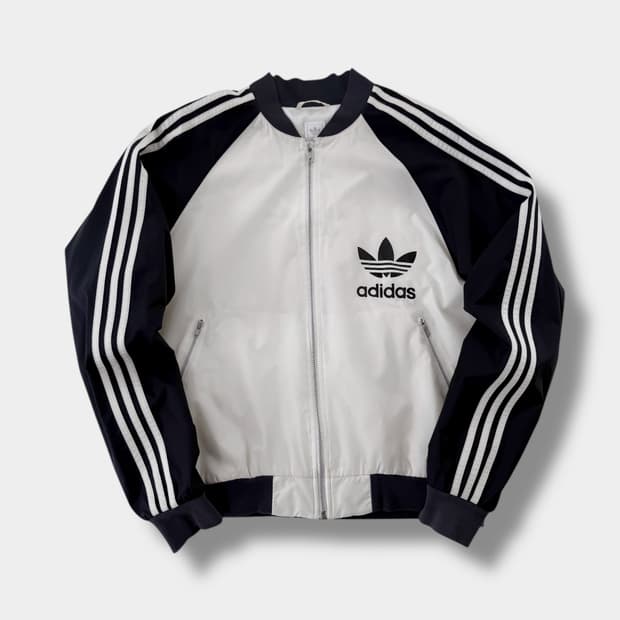 아디다스 루즈핏 흰 검 배색 유로파 로고 나일론 봄버 자켓