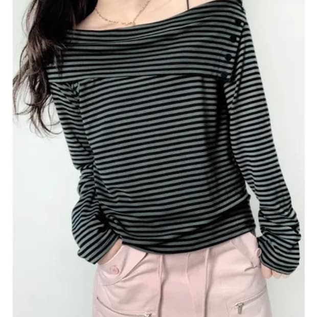 유엔아이엔 버튼 숄더 단가라 긴팔티