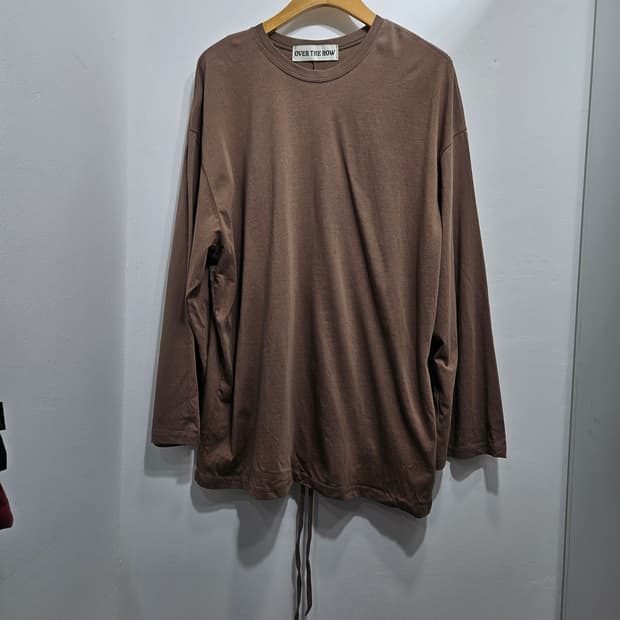 뒷트임 끈조절 긴팔 티셔츠