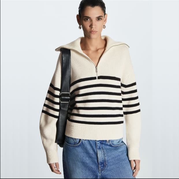 코스(COS) 울 혼방 스트라이프 니트 하프집업 