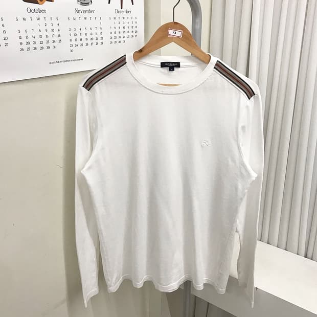 버버리 로고 롱슬리브 긴팔티