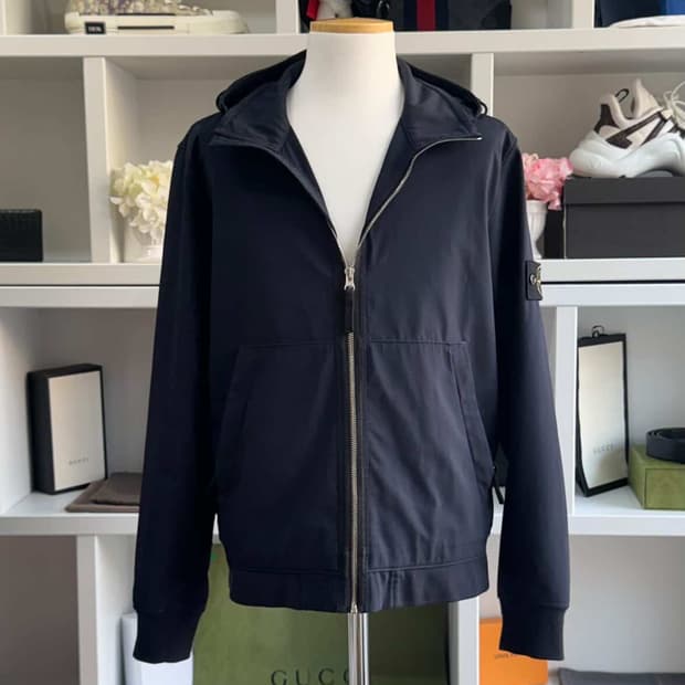 스톤아일랜드 라이트 소프트쉘 후드집업