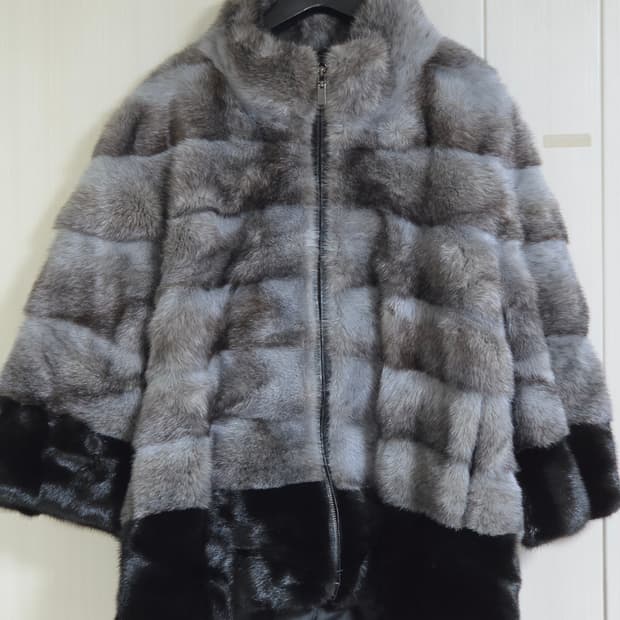 리얼 퍼(밍크 기반 + 친칠라 스타일 패턴) 하프 코트