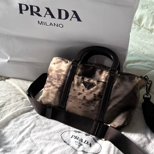 프라다 카고 보스턴백