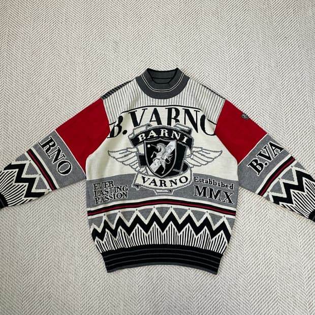 9~00s 비 바르노 크레스트 그래픽 자카드 페라리 니트 