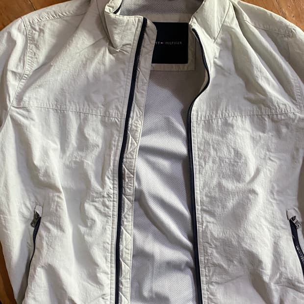 타미힐피거 라이트 그레이 남성 바람막이 M ( 100 )