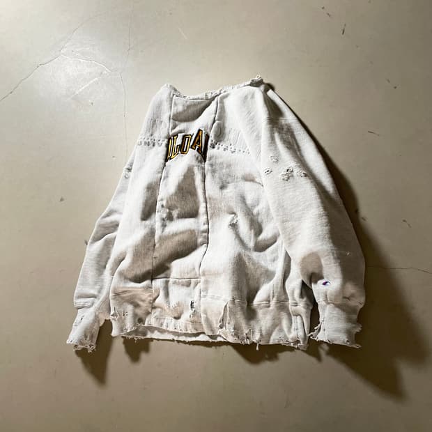 90’s 챔피온 Custom Distressed Sweatshirt