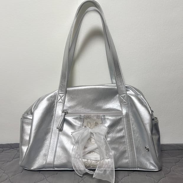 오부니 가방 데일리 리본 짐백 실버백 숄더백 ovuni