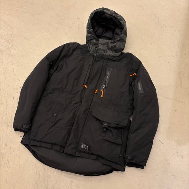 뉴에라 오리지네이터 카모 덕다운 패딩