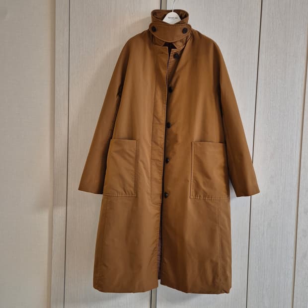 구호 카멜 트렌치코트 