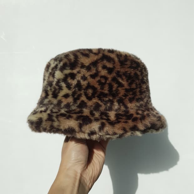 MARYLIA leopard fur hat