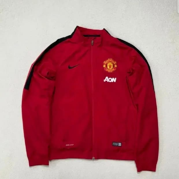 맨유 바람막이 M사이즈