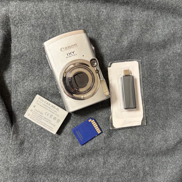 Ixy 810is(ixus950is)디카 판매합니다