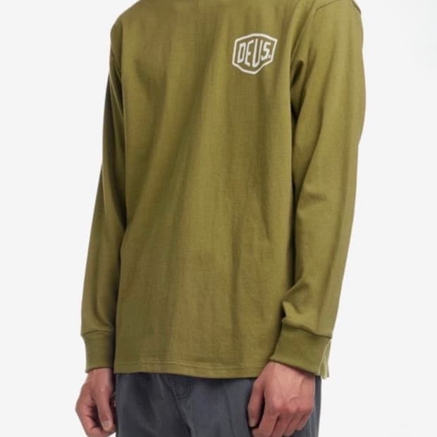 데우스 엑스 마키나 롱슬리브