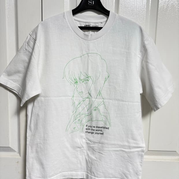 유니클로 UT티셔츠 s