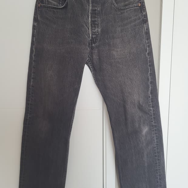 90s Levis 501 black