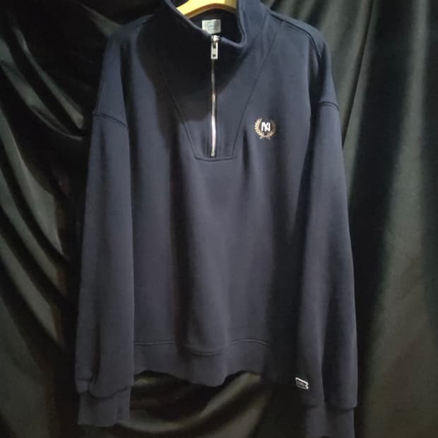 이벳필드 네이비 하프집업 맨투맨