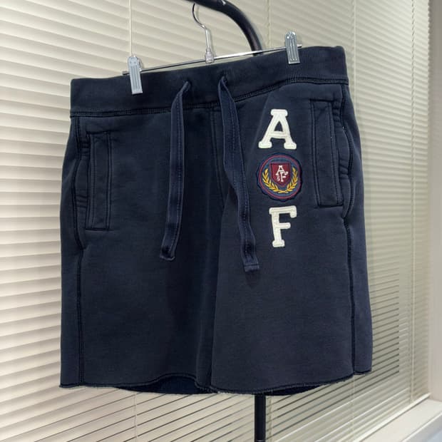 Abercrombie “Varsity Crest” Sweat Pants