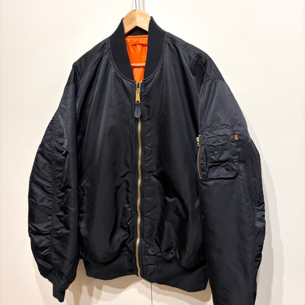 알파 인더스트리 MA-1 플라이트 자켓